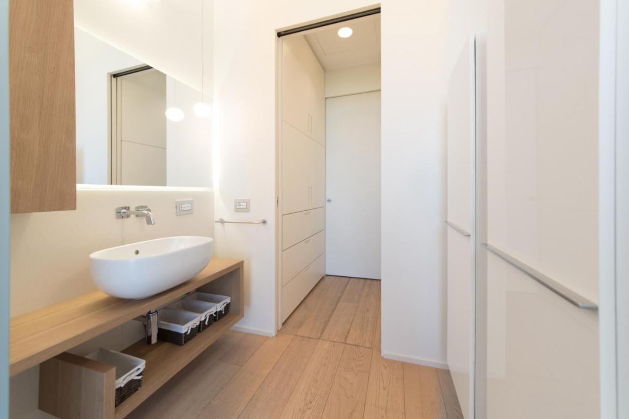 Stylish Elegant Suite In Torre Solaria With Exclusive Milan'S View Bagian luar foto