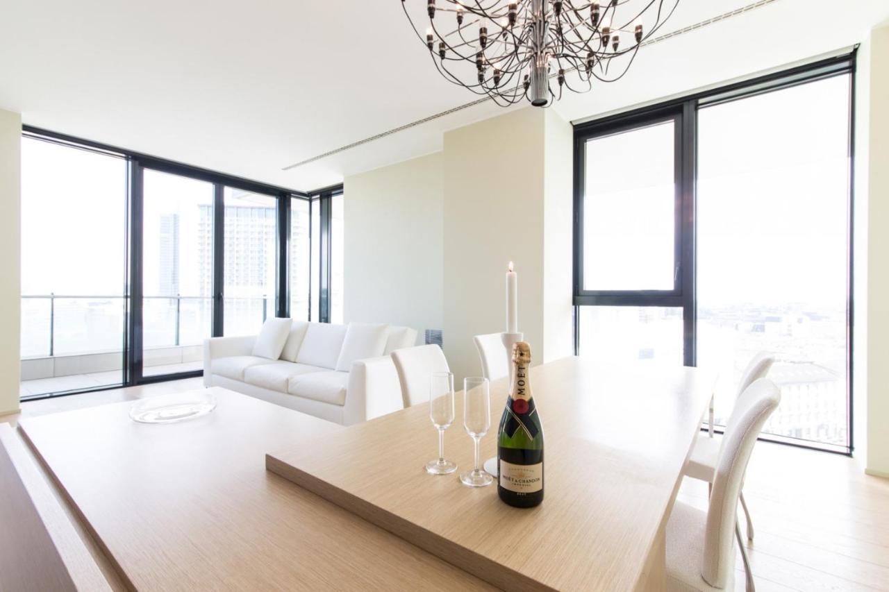 Stylish Elegant Suite In Torre Solaria With Exclusive Milan'S View Bagian luar foto