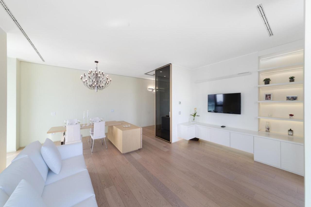Stylish Elegant Suite In Torre Solaria With Exclusive Milan'S View Bagian luar foto
